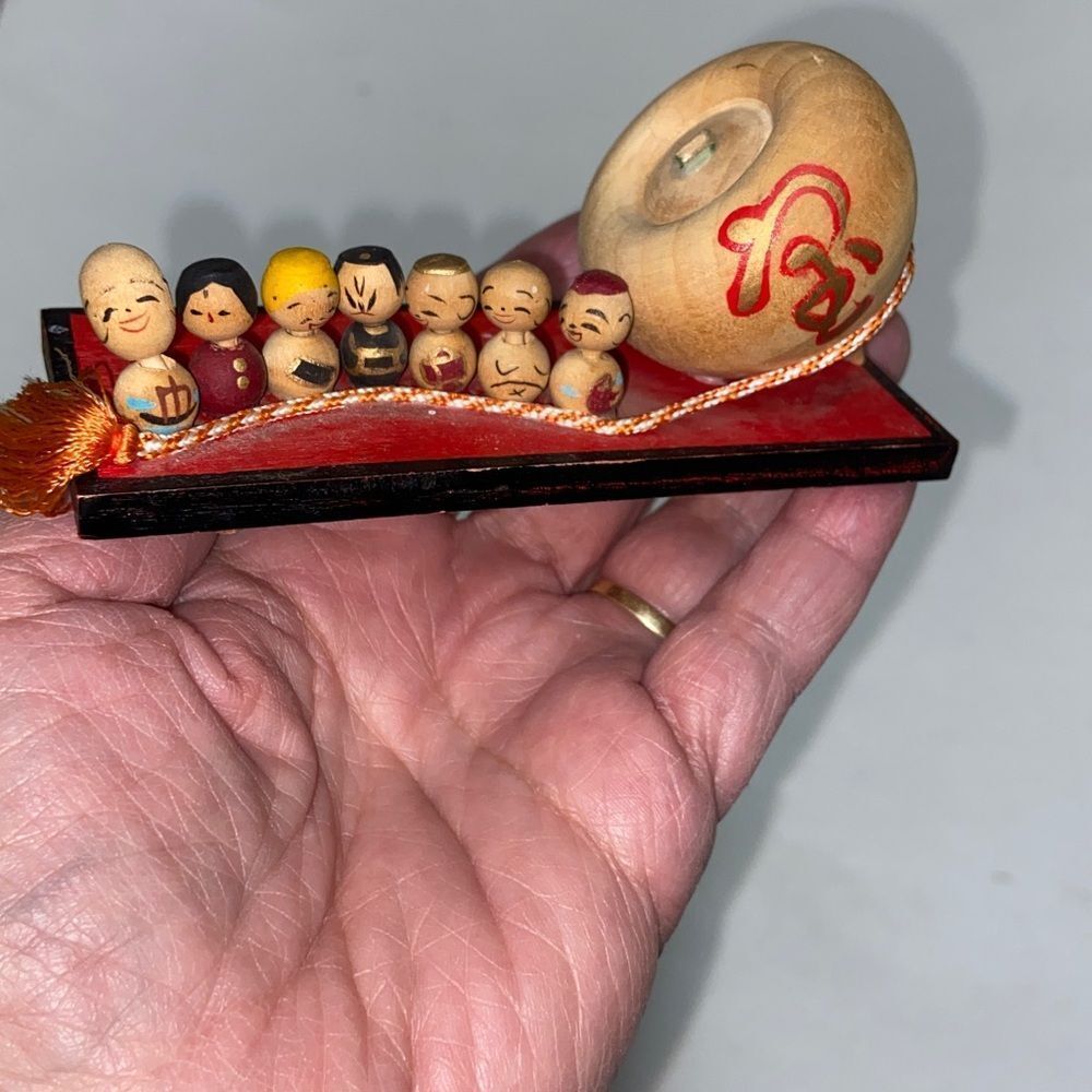 VTG, Kokeshi Handcrafted Wooden Wall Hook with Red and Natural Design